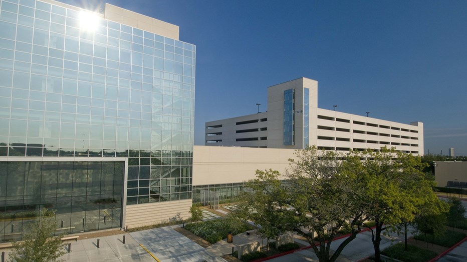 Smith Clinic and Attwell Radiation Therapy Center and Parking Garage Smith Clinic and Attwell Radiation Therapy Center and Parking Garage