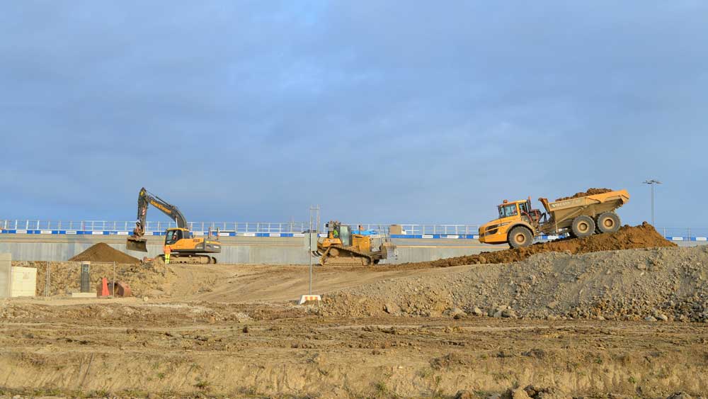 Refill of the ESS Accelerator tunnel, which will be hidden under a 5-7 meter high reinforced slope.