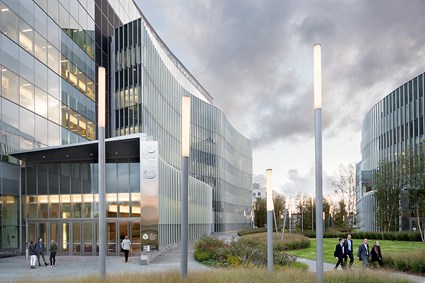 The mission of the ASRC was to be a catalyst for interdisciplinary scientific research and discovery and develop a university-wide integrated scientific research network. The partnership between Skanska, CUNY, CCNY and the Dormitory Authority of the State of New York facilitated a state-of-the-art research building that now supports the university as well as visiting scientists from other institutions.