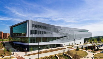 North Carolina State University wanted a signature library building with technologically-advanced spaces to promote student creativity and collaboration. Skanska worked with world-renowned architect Snohetta to construct this iconic project for the university's fastest growing Centennial Campus. 