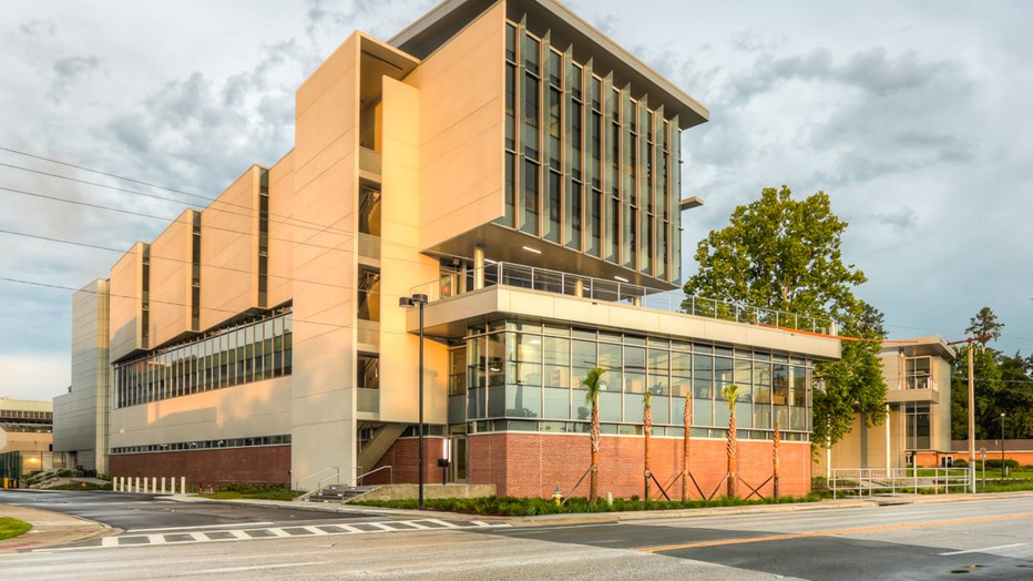 UF Clinical Translational Research Building for the Institute on Aging UF Clinical Translational Research Building for the Institute on Aging